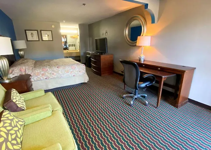 Magnuson Hotel Marietta