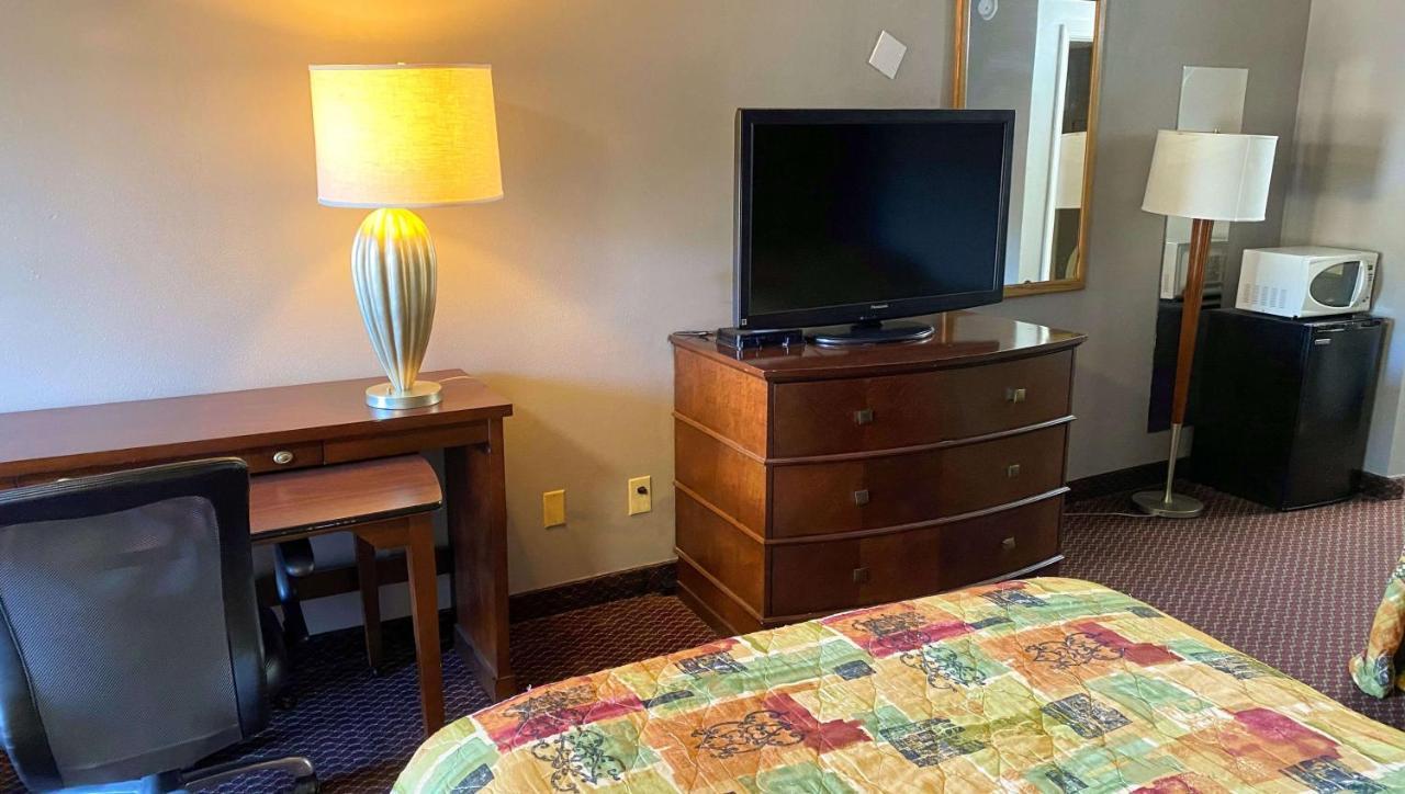 Magnuson Motel 2*